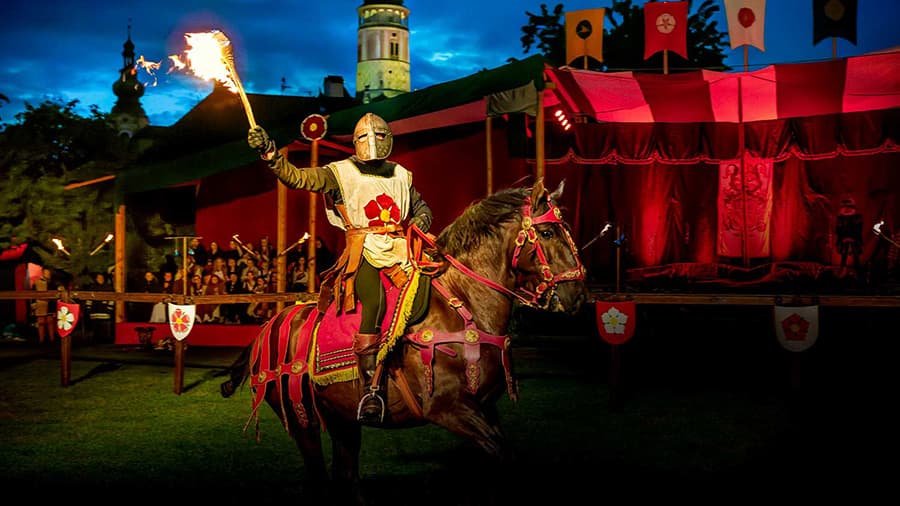 歐洲最大型歷史慶典：捷克庫倫洛夫五瓣玫瑰節